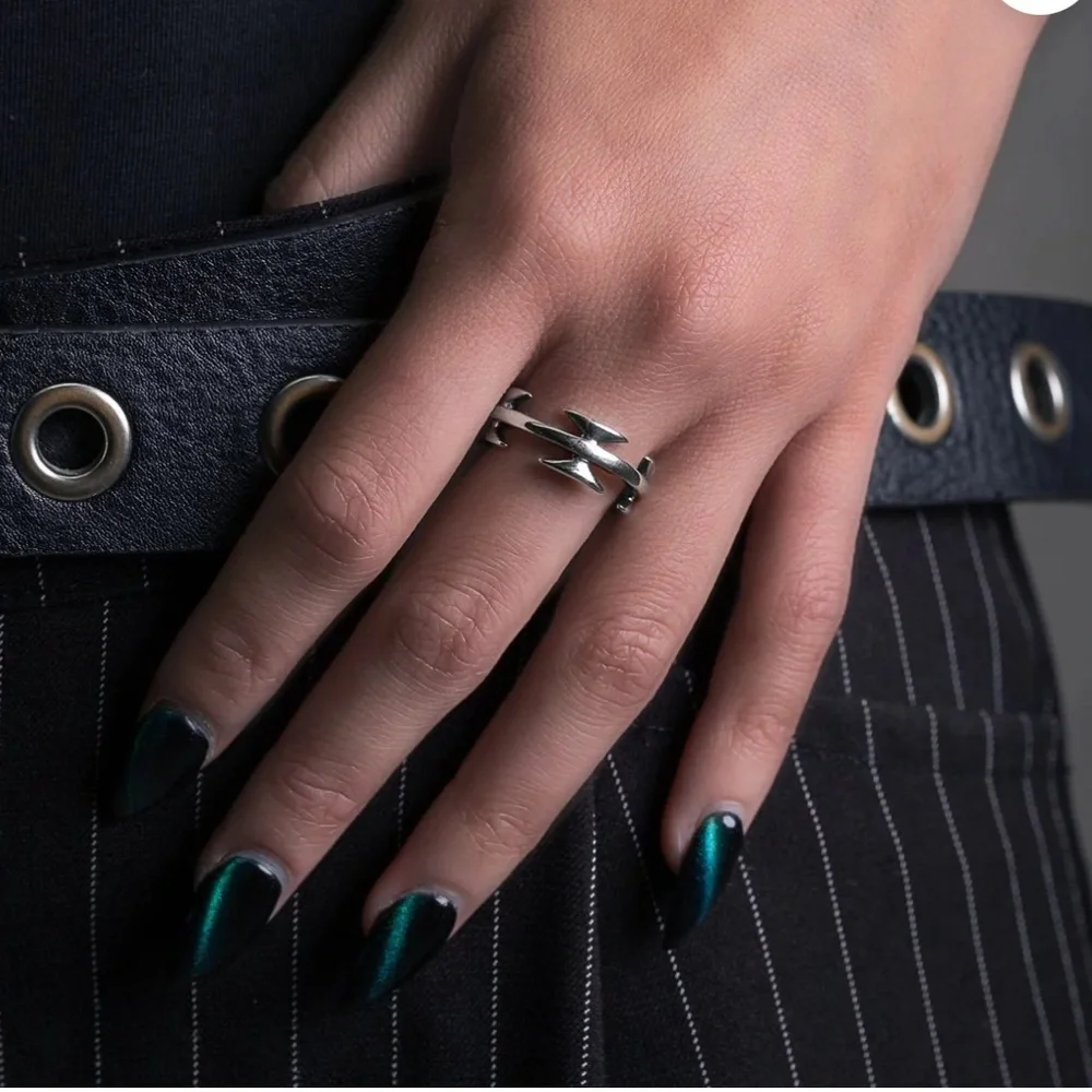 Unisex Silver Razor Ring - Picture 2 of 2